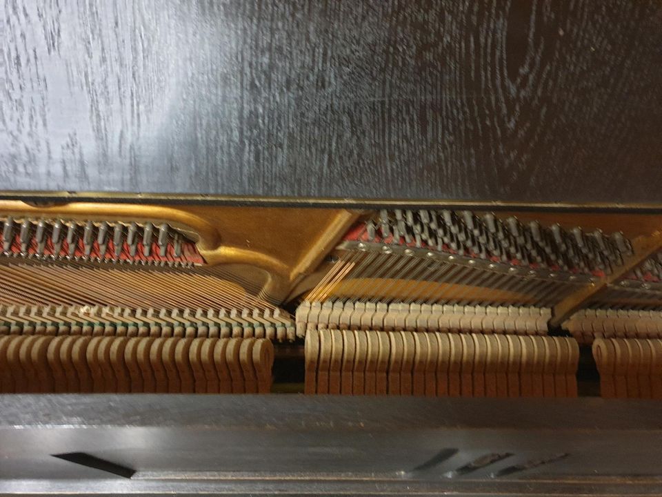 Altes Klavier rustikal perfekt als DEKORATION oder zum Klimpern! in Crailsheim