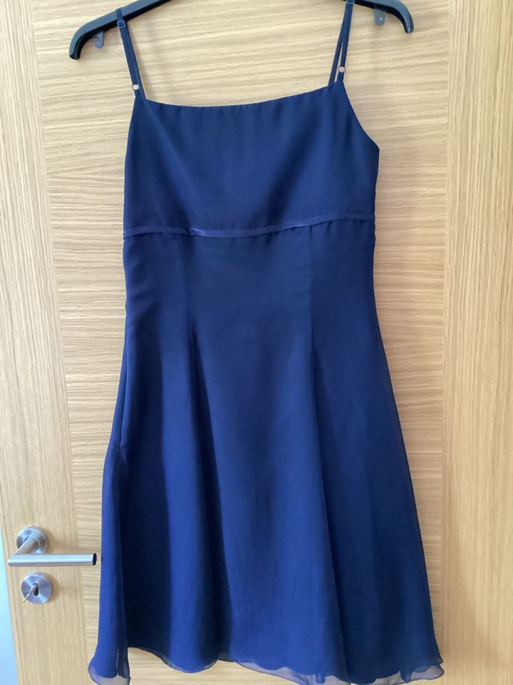 Cocktailkleid Abendkleid Vera Mont, Gr. 36, dunkelblau in Bockhorn