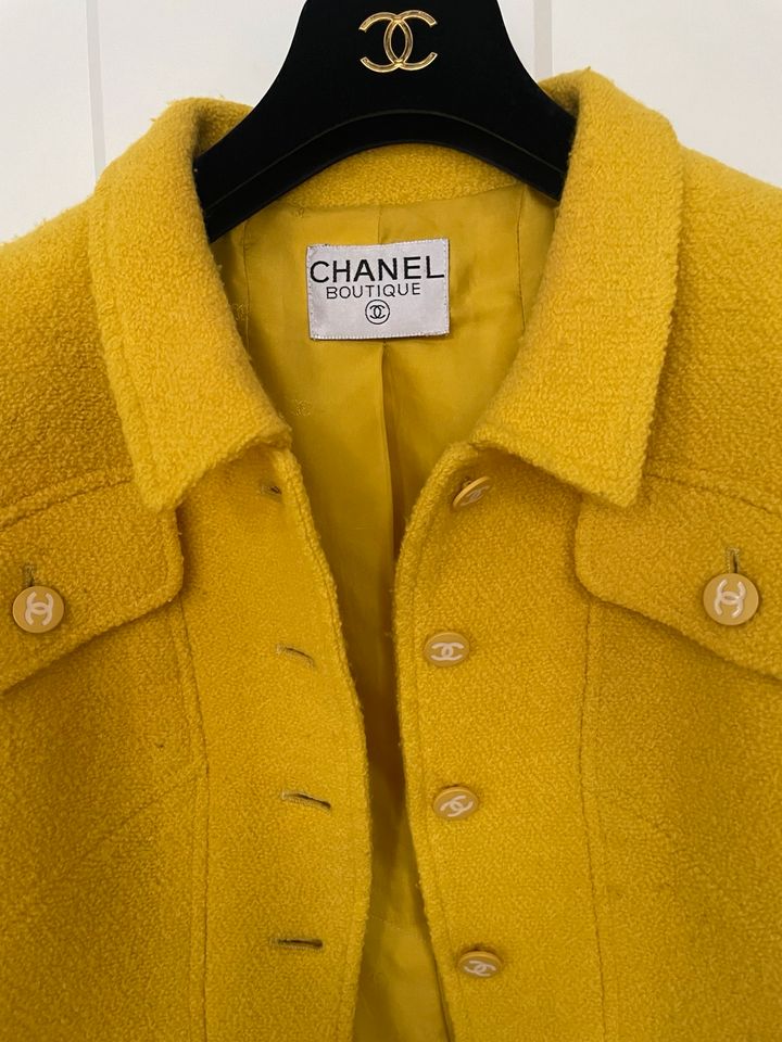 CHANEL La petite Wolle Blazer in Frankfurt am Main