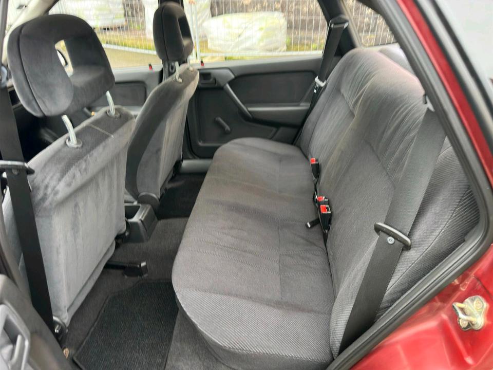 Opel Vectra 5 Türer Tüv Neu 8fach bereift wenig Kilometer in Nordhausen