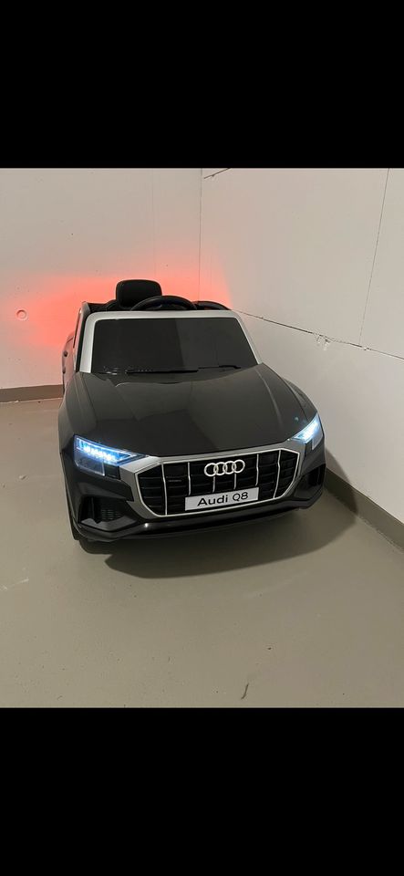 Kinder Electro Auto Audi Q8 in Neuenkirchen-Vörden