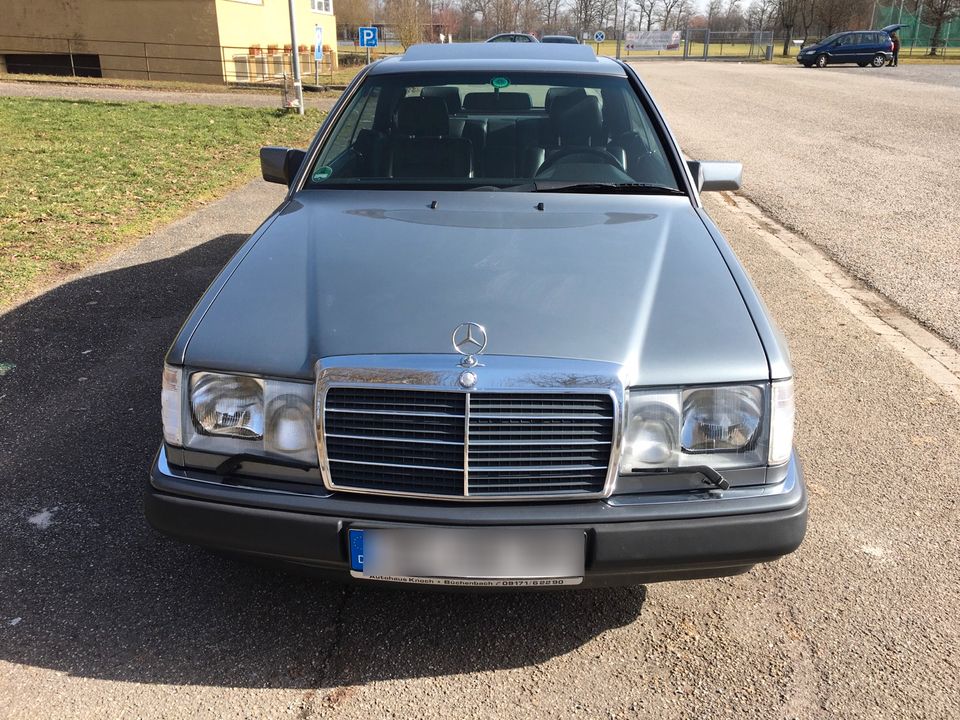 Mercedes-Benz 320 Coupe W124 Klima Leder Autom. H-Zul Top Zustand in Maulbronn