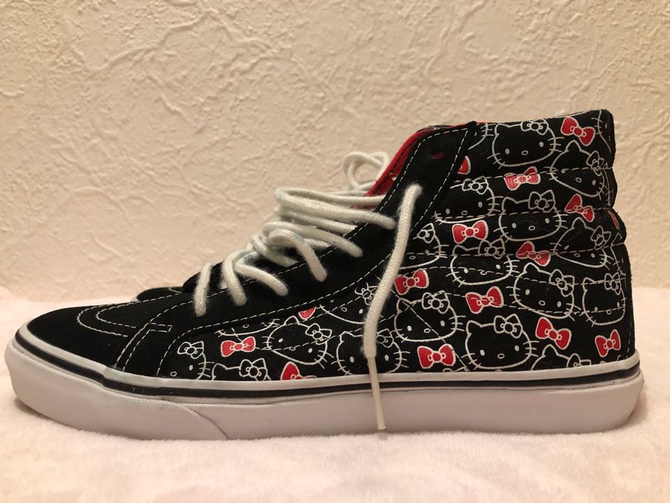 Hello Kitty VANS in Mönchengladbach