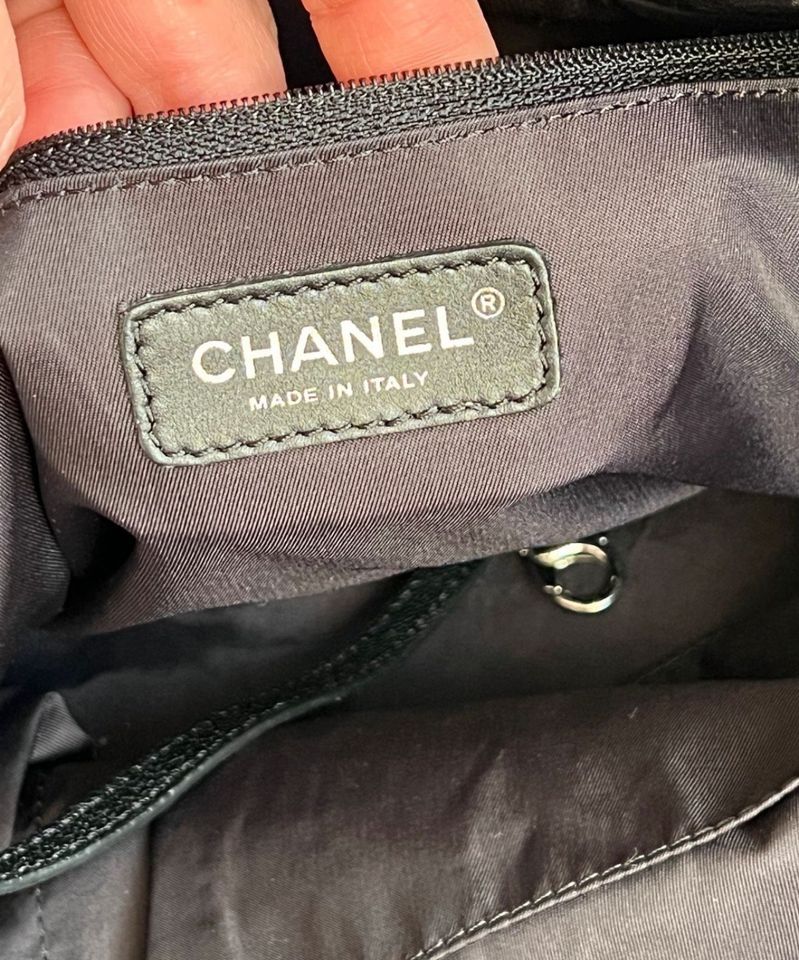Original Chanel Biarritz Tasche mit Echtheitszertifikat in Leipzig