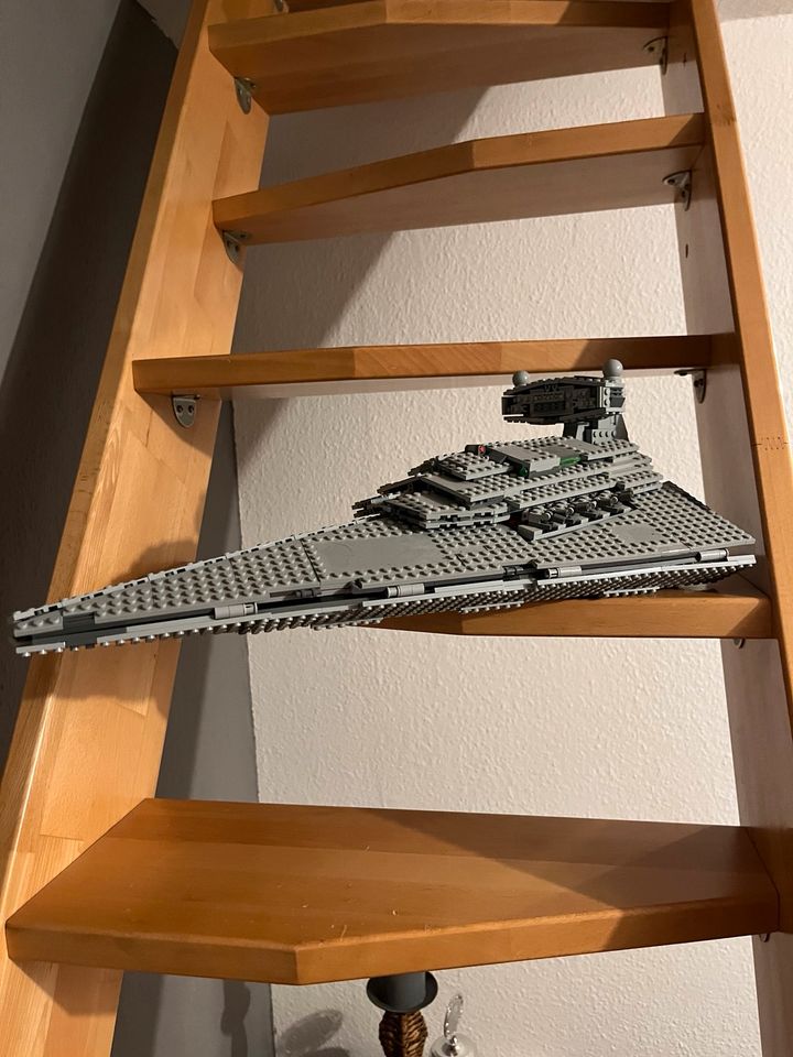 Lego Star Wars Sternenzerstörer mit Figuren in Bremen