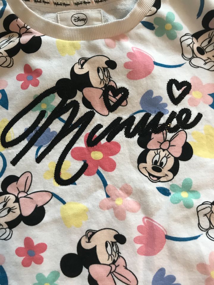 Sweatshirt Mädchen, 134, bunt, Minnie Mouse, Disney C&A in Augsburg