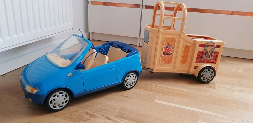 Barbie Pferdeanhänger mit Cabriolet Auto in super Zustand in Leipzig