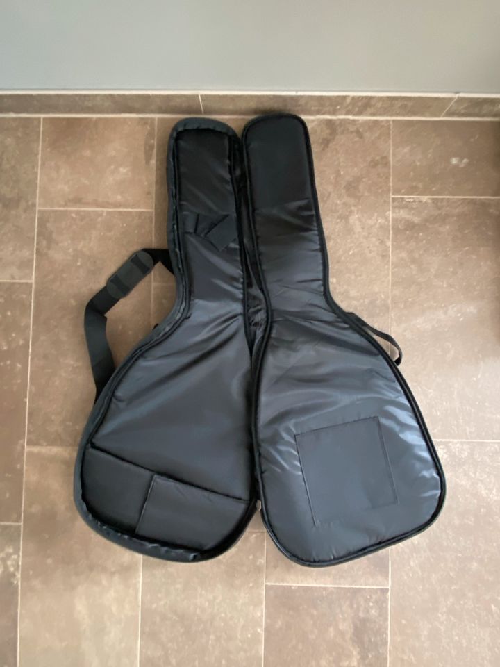 Ibanez Gitarren Tasche in Meppen