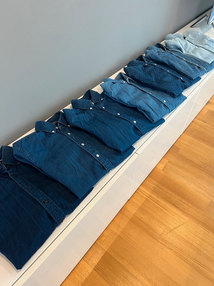 7 Stück Uniqlo Herren Jeanshemd Hemden Jeans Hemd Set Konvolut XS in Berlin