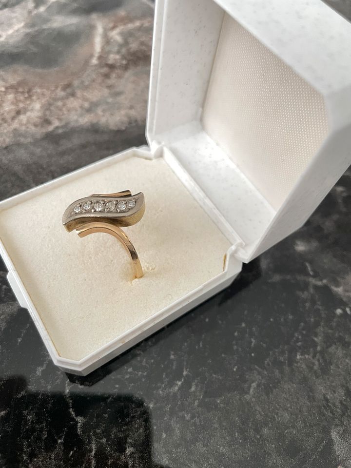 Gelbgold Ring 585/ Diamanten in Berlin