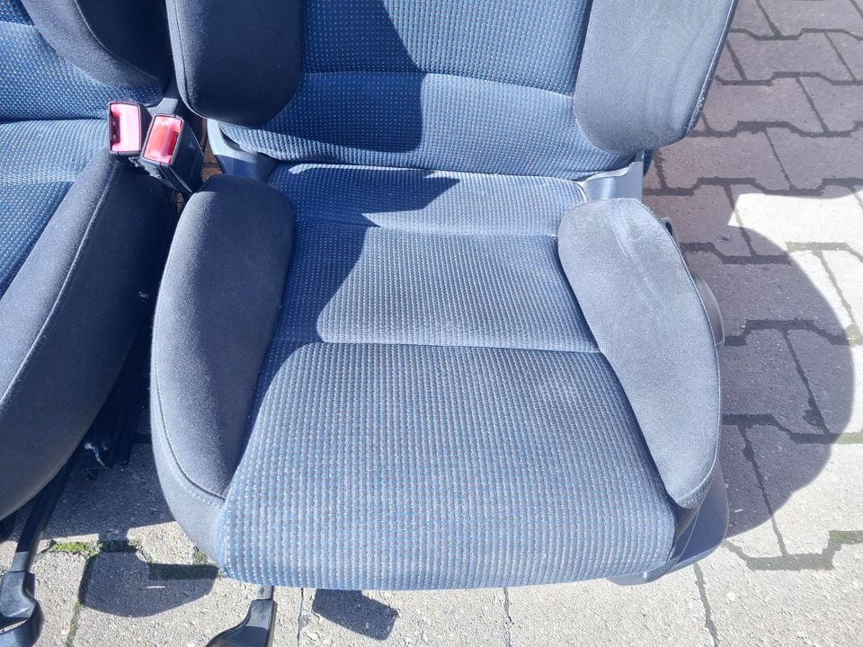 Audi A3 8PA Sportback Sitze 5 Türer Sitzheizung blau ISOFIX in Bad Sassendorf