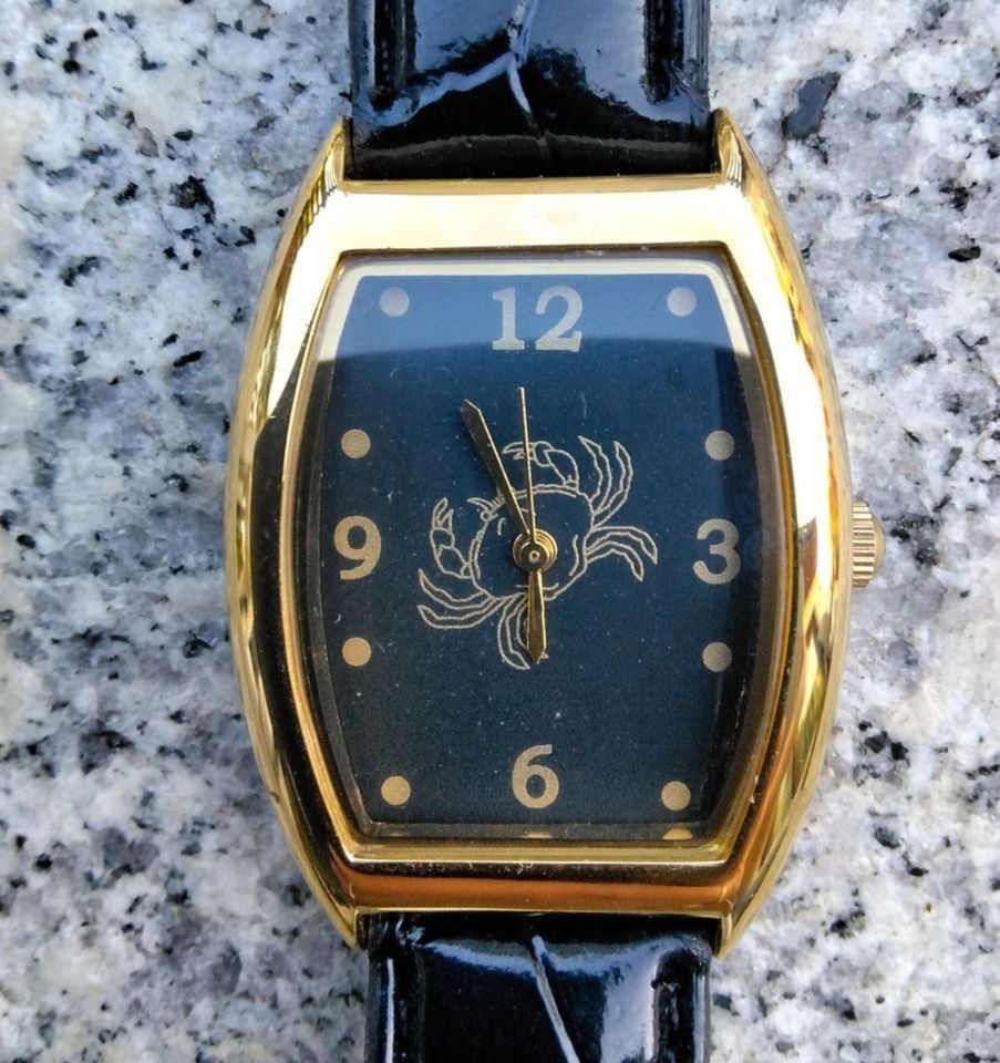 schöne Damen Armbanduhr ⌚ Sternzeichen Krebs in Torgelow