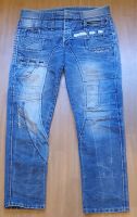Männer-Jeanshose mit vielen Applikatoren, Größe 33,5 / 32 Berlin - Köpenick Vorschau