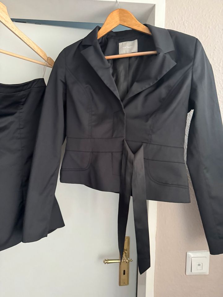 Damen elegant Anzug Set Blazer mit Rock in Hamburg