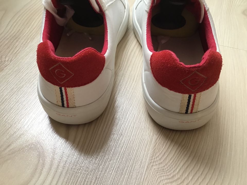 GANT Sneakers low weiß mit rot Gr. 36  Leder in Calden