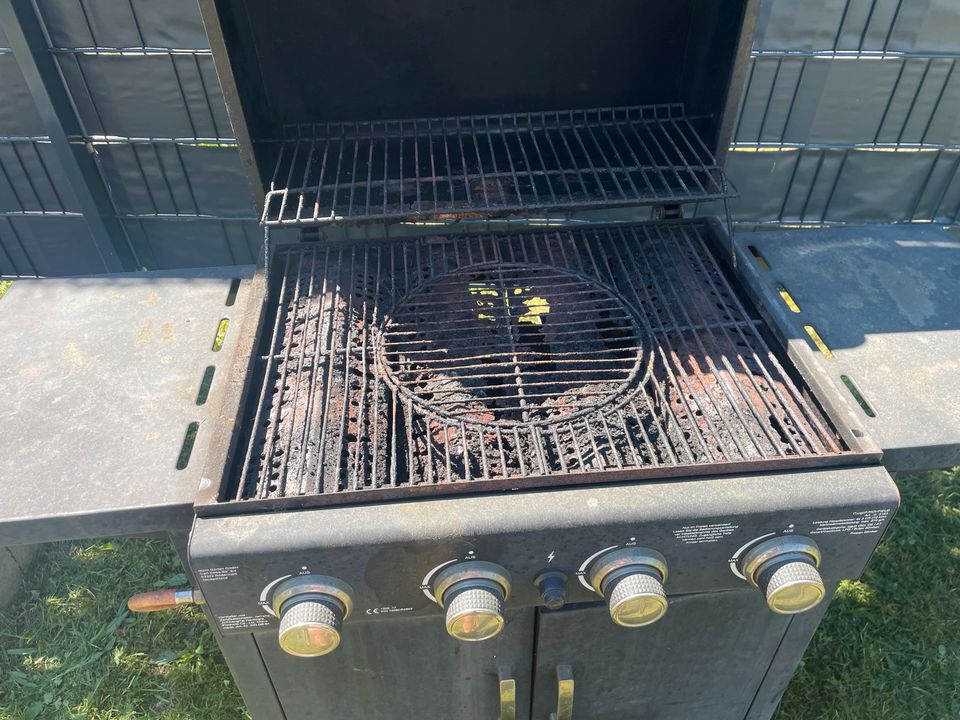 Gasgrill ohne Gasflasche in Schloß Holte-Stukenbrock