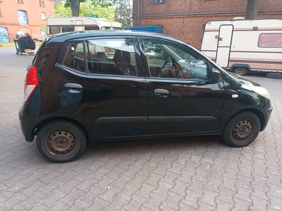 eine sehr schöne Hyundai i10 in Berlin