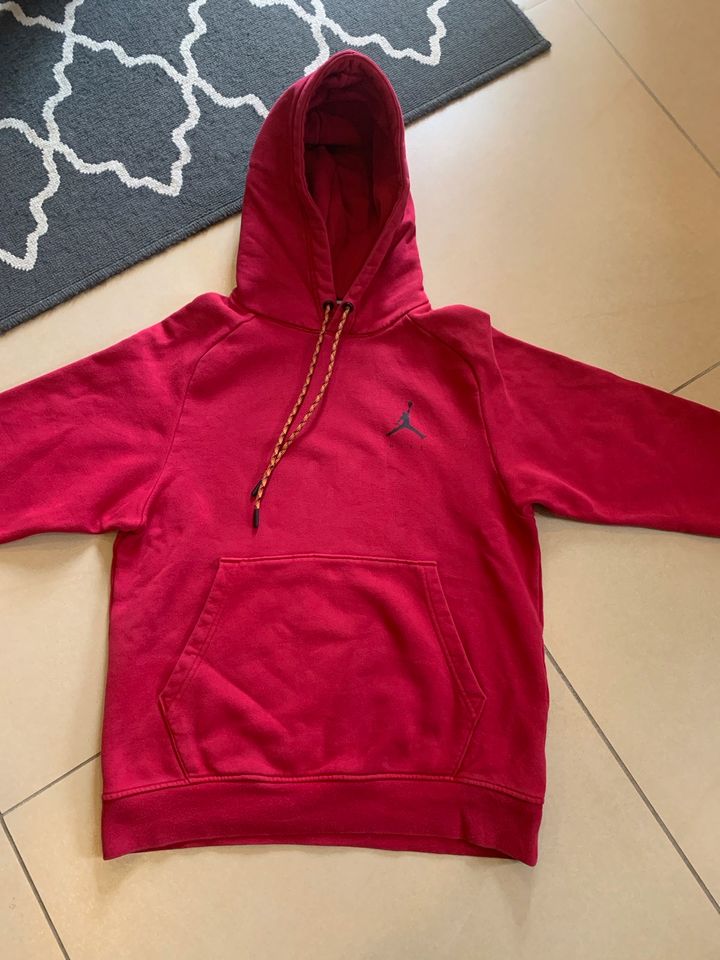 Jordan hoodie Größe S rot Nike Pulli in Sulzfeld im Grabfeld