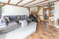 Gepflegtes 3-Zi.-Zuhause im exklusiven Landhausstil mit Balkon und Garage Schleswig-Holstein - Molfsee Vorschau