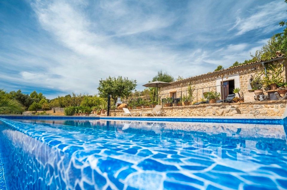 Finca mit Pool und Weitblick in Selva, Mallorca in Frankfurt am Main