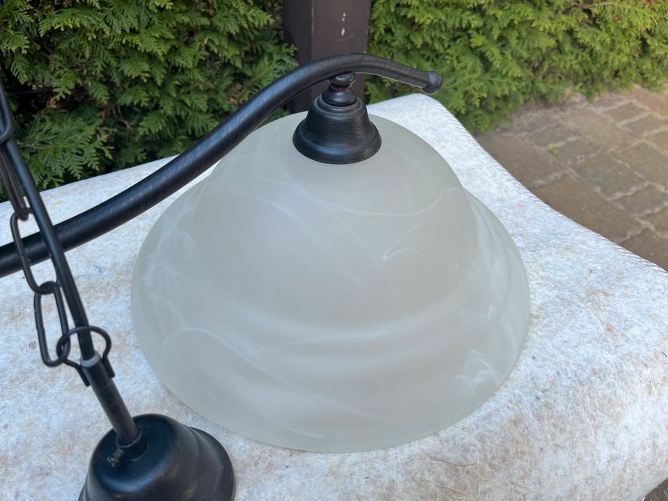 Deckenlampe inkl. 2 Glühbirnen in Neuruppin