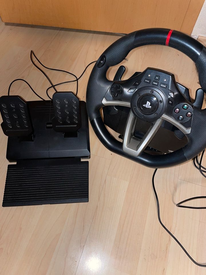 Hori rwa Racing Wheel mit Pedale in Balingen