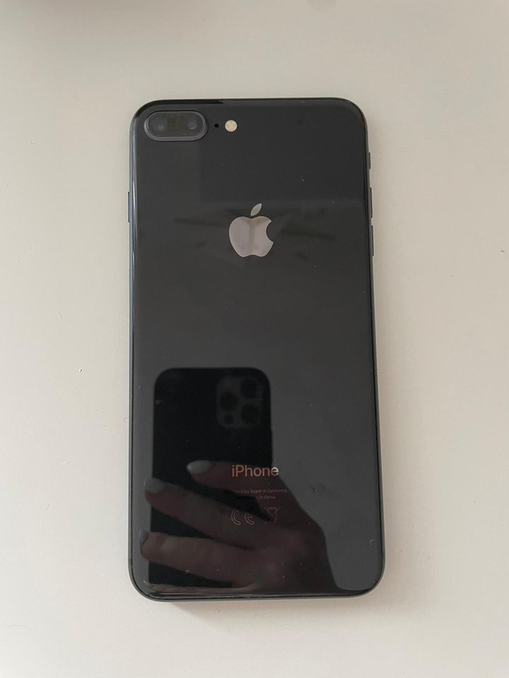 Apple iPhone 8 plus 256 GB, space gray in Sigmaringendorf