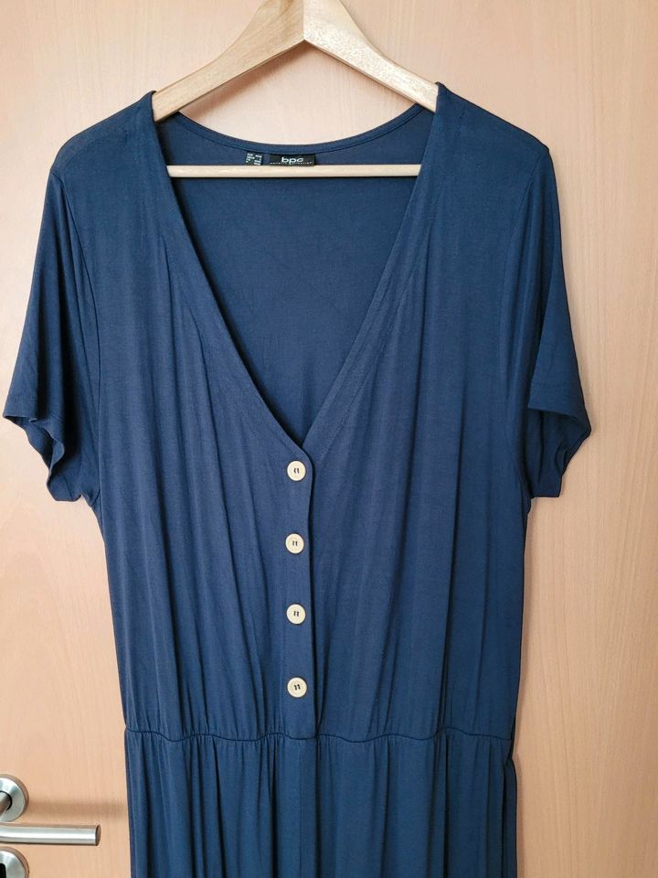 Jumpsuit Bonprix, Gr 44/ 46 blau, Viskose in Remchingen