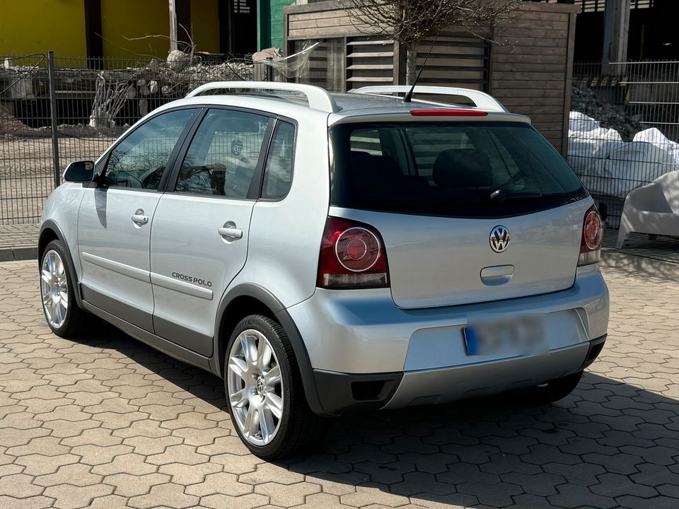 VW Polo Cross 1,4 16v  Klimatronik / Alufelgen in Niestetal