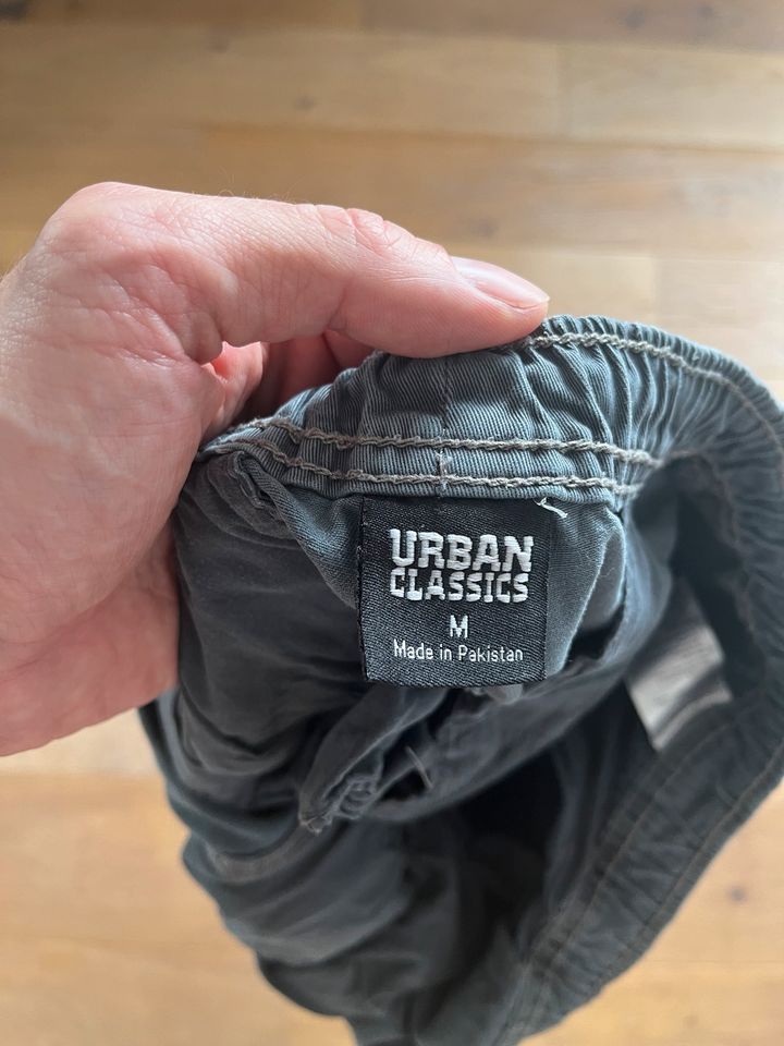 Urban Classics Shorts Größe M in Bersteland