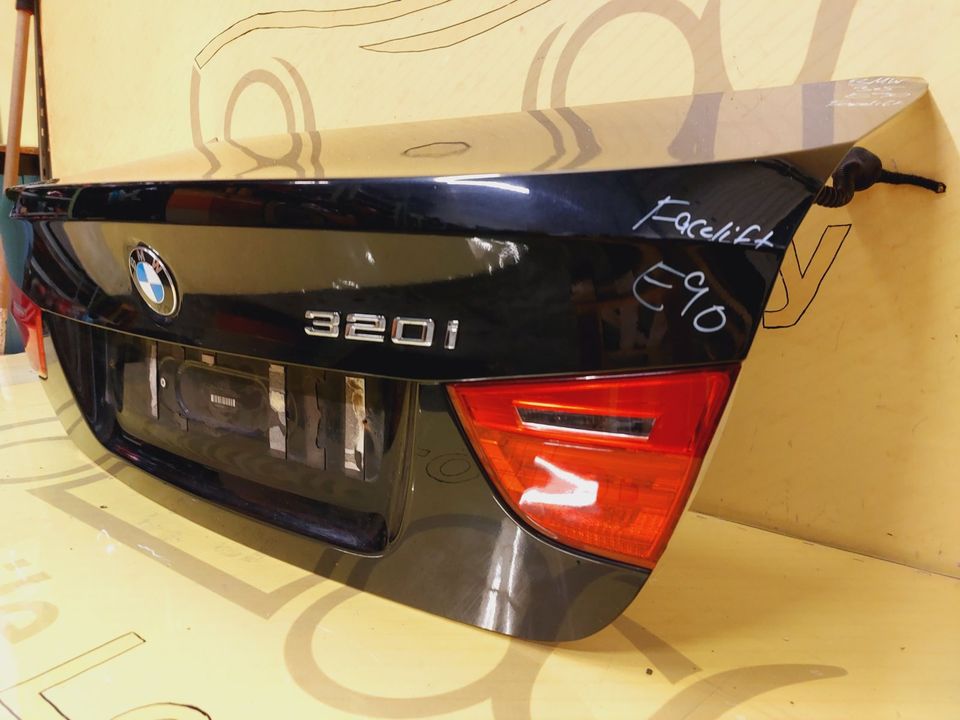 BMW 3er E90 Heckklappe Original + Rückleuchte ✅ in Essen