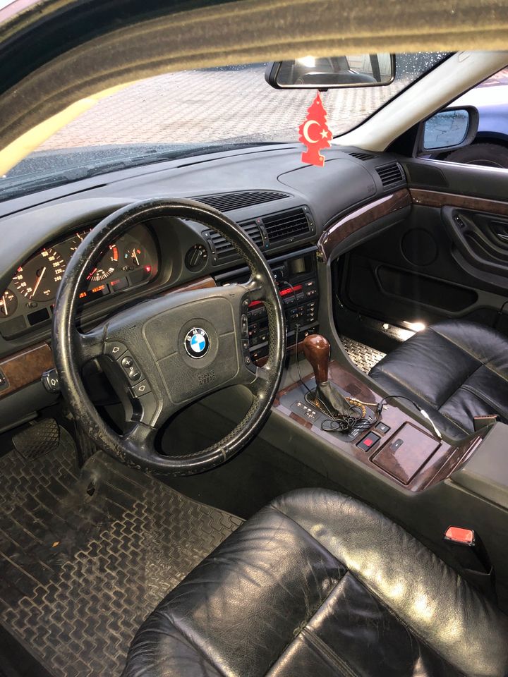 BMW 728i E38 H-Zulassung möglich! in Oer-Erkenschwick