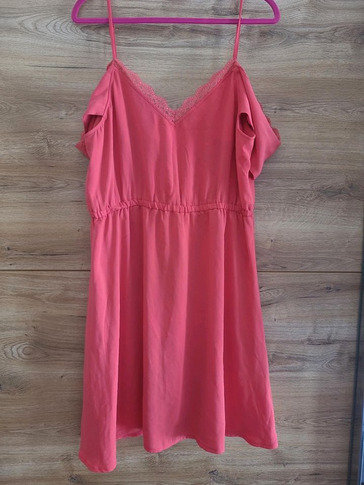 Vero Moda Kleid Gr. XL in Gaggenau