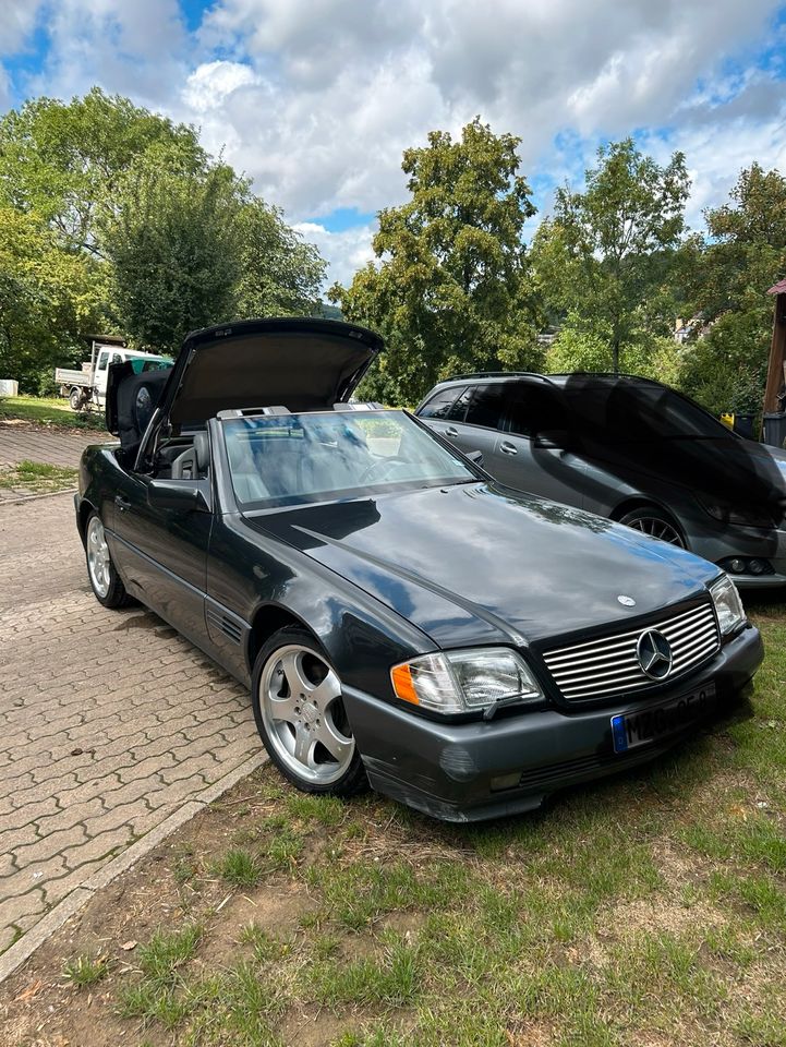 Mercedes SL 500 R120 in Merzig