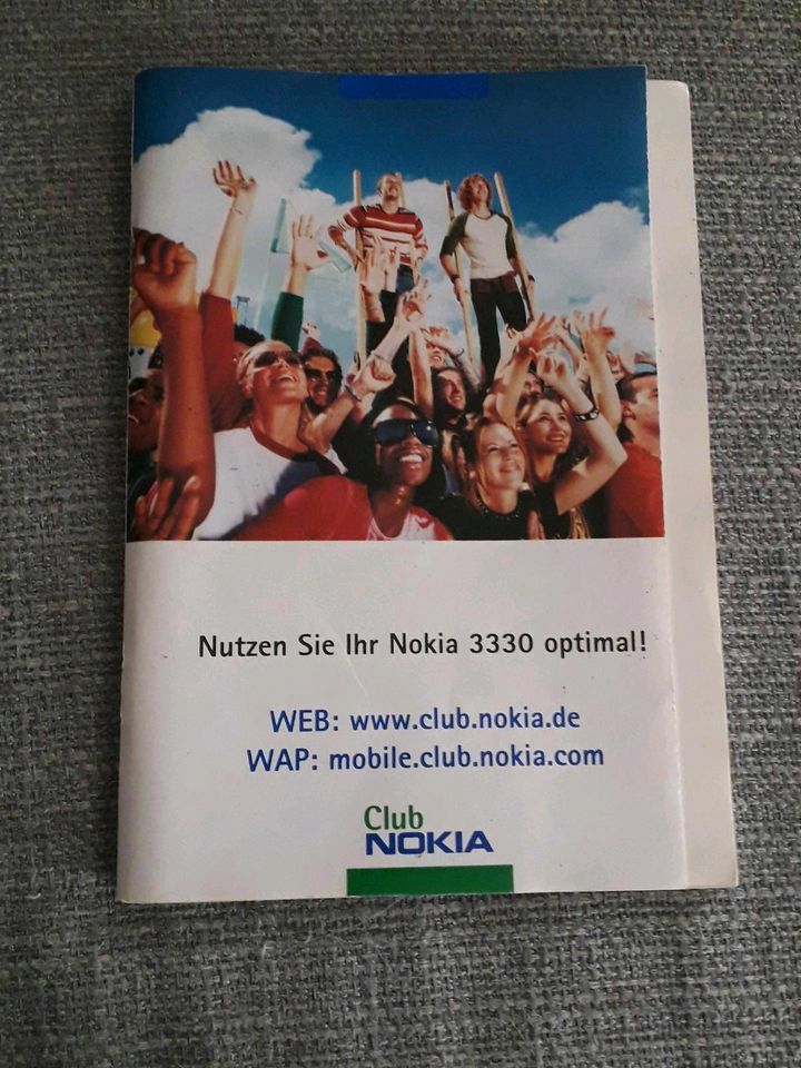 Altes Handy Nokia 3330 in Schweitenkirchen