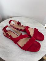Chloé Sandalen – Rotes Veloursleder – Gr. 38 – Sehr guter Zustand Frankfurt am Main - Sachsenhausen Vorschau