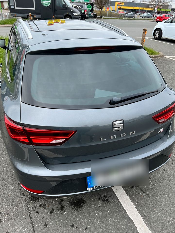 Seat Leon St 1,4 TSI FR Pano DSG AHK in Lage