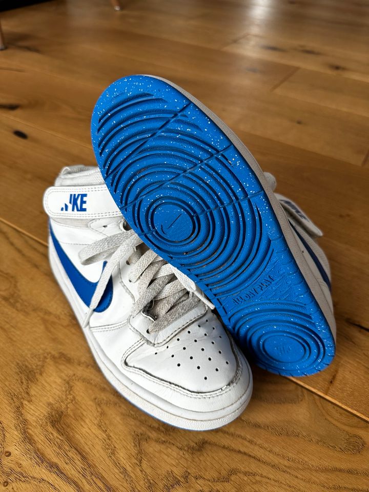 Nike Schuhe junge gr. 36 in Wonfurt