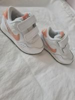 Nike kinder Sneaker Schuhe kinder Baby gr.22 wie Neu Hessen - Oberursel (Taunus) Vorschau