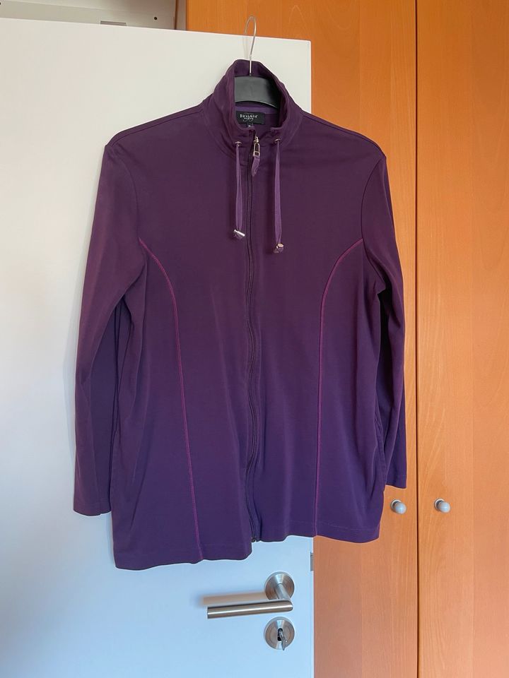 Jacke fester T-Shirt, Stoff Baumwolle versand +2,55€ in Dortmund