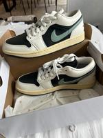 Nike wmns Air Jordan 1 low Gr. 37,5 anthracite/ jade Hamburg-Mitte - Hamburg Neustadt Vorschau