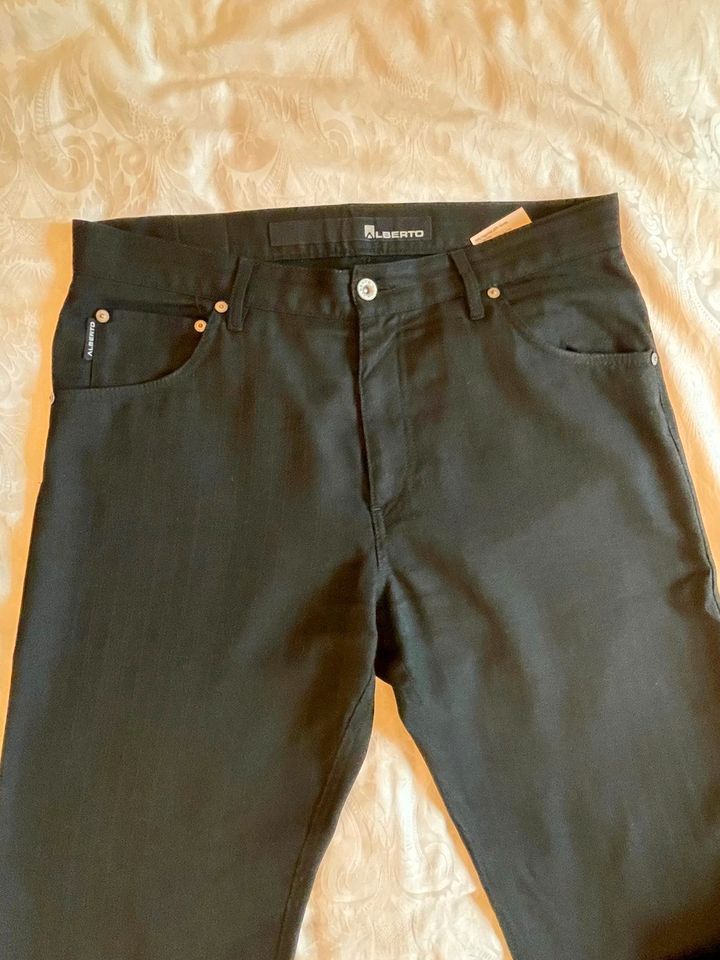 Herren Hose Alberto, schwarz, Gr. 48 in Taufkirchen München