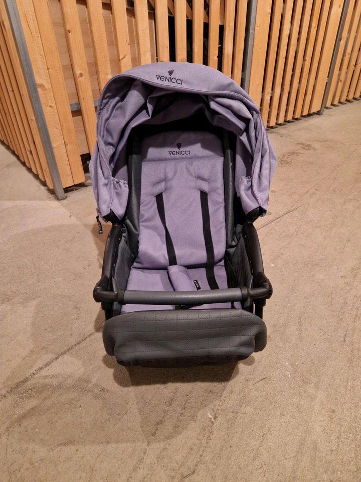 Kinderwagen Venecci 3 in 1 in Traunreut