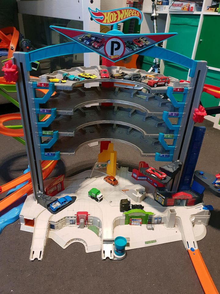 Hotwheels Parkgarage Parkhaus mit Sound in Berlin