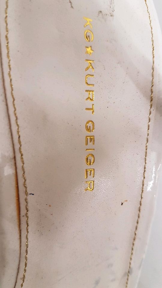 Kurt Geiger Pumps weiss Lackleder beige Gr. 41 Plateau in Hamburg