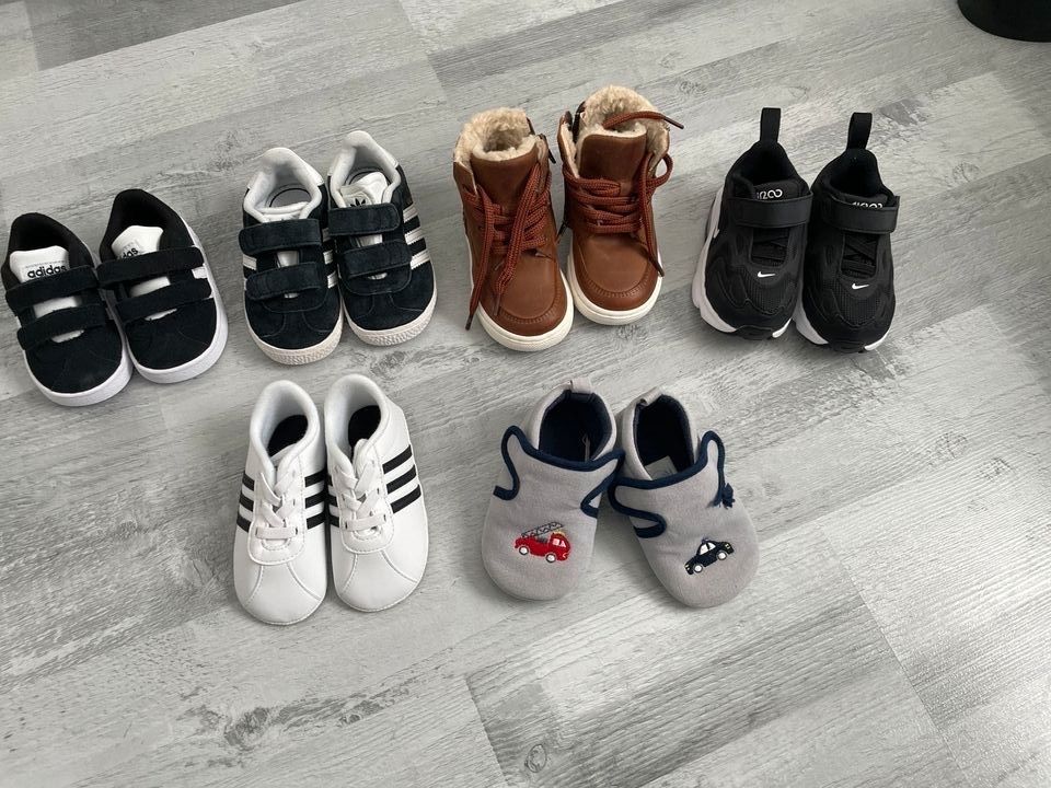 Baby Schuhe Adidas Nike air Max 200 sterntaler Größe 20 21 22 23 in Seelze