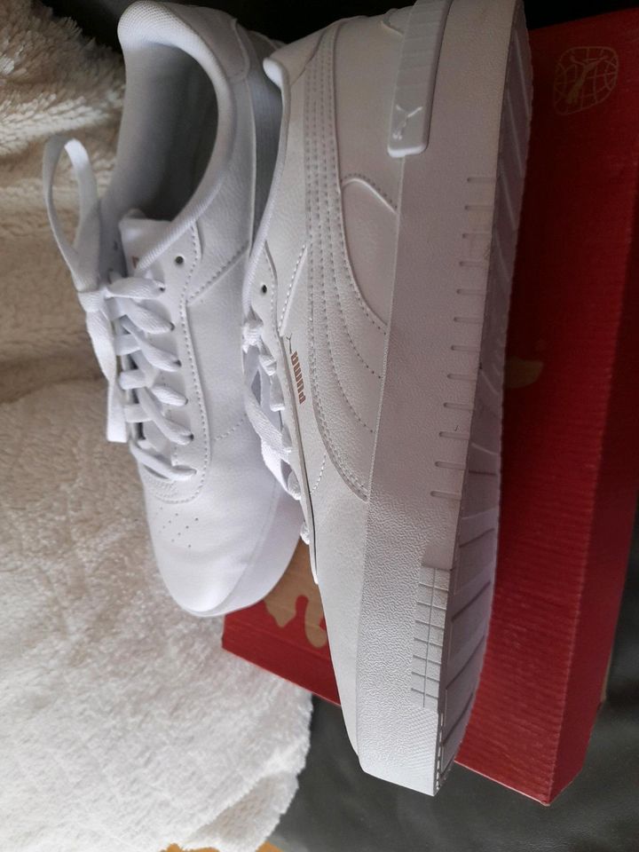 Neue, weiße Puma Sneaker Gr. 41/ 7,5 in Rangsdorf
