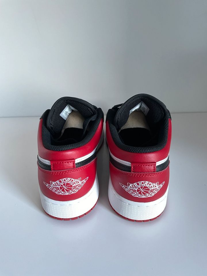 Nike Jordan 1 Low Bred Toe White Red Black EU38 Neu Gewerblich in Hamburg