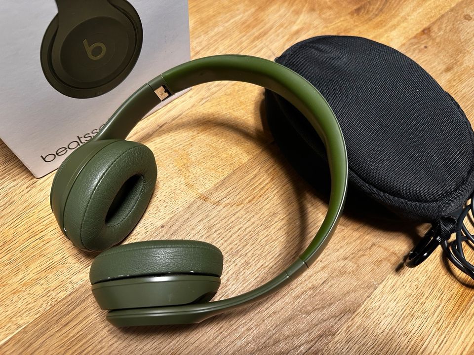 BEATS SOLO 3 WIRELESS GREEN in Neresheim