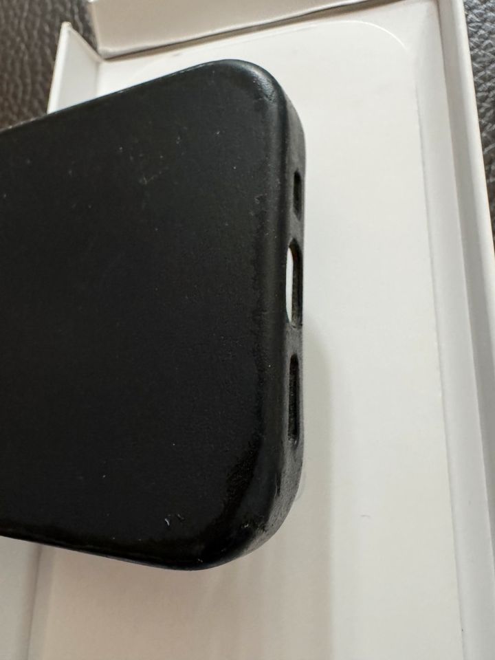 iPhone 14 Pro Leather Case Midnight in Hamburg